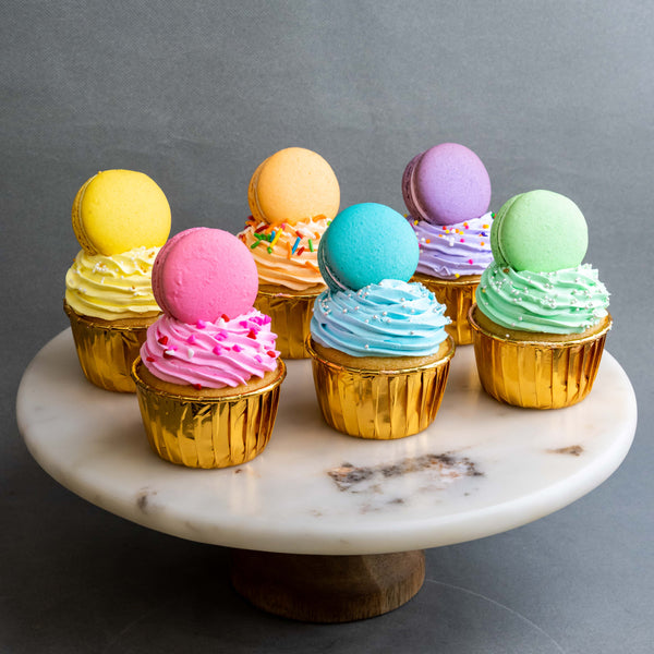 raspberri cupcakes: Tetris Cake with Macarons