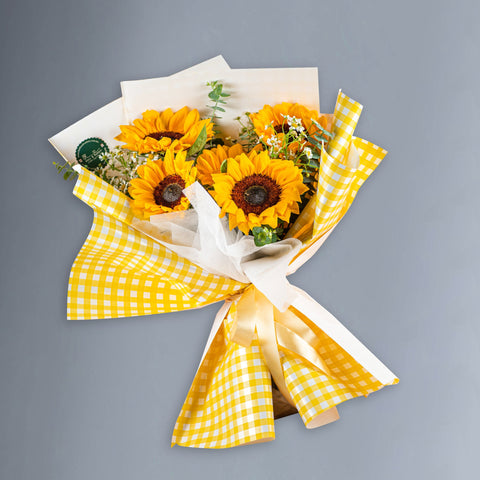 Dolly Fresh Flower Bouquet - Flowers - Bull & Rabbit - - Eat Cake Today - Birthday Cake Delivery - KL/PJ/Malaysia